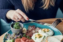 Oferta śniadaniowa Ach Cafe cieszy się dużą popularnością