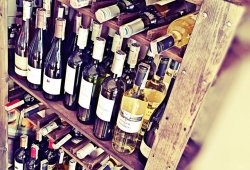 Doskonałe wina francuskie z opcją " na wynos" do kupienia w Braodway Cafe