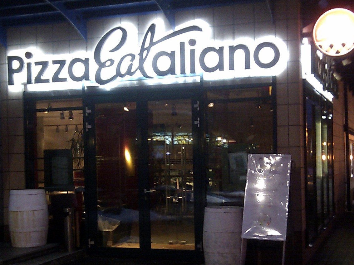 Pizza EATaliano, Multikino Ursynów, stacja metra Imielin Pizza EATaliano, Multikino Ursynów, stacja metra Imielin