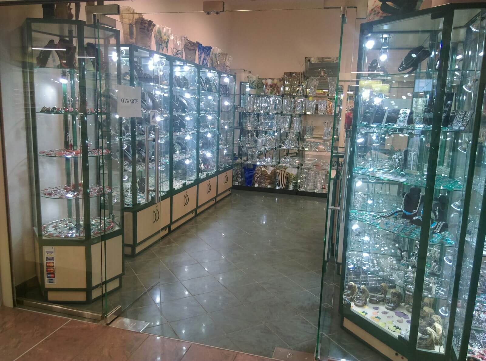 Turkus - wejście do sklepu z biżuterią w Galerii Ursynów Turkus - wejście do sklepu z biżuterią w Galerii Ursynów